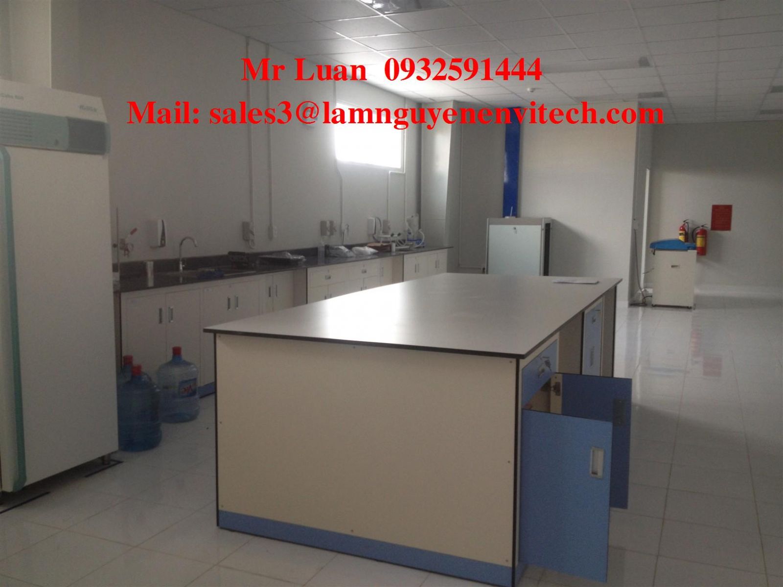 Bàn thí nghiệm Lâm Nguyễn